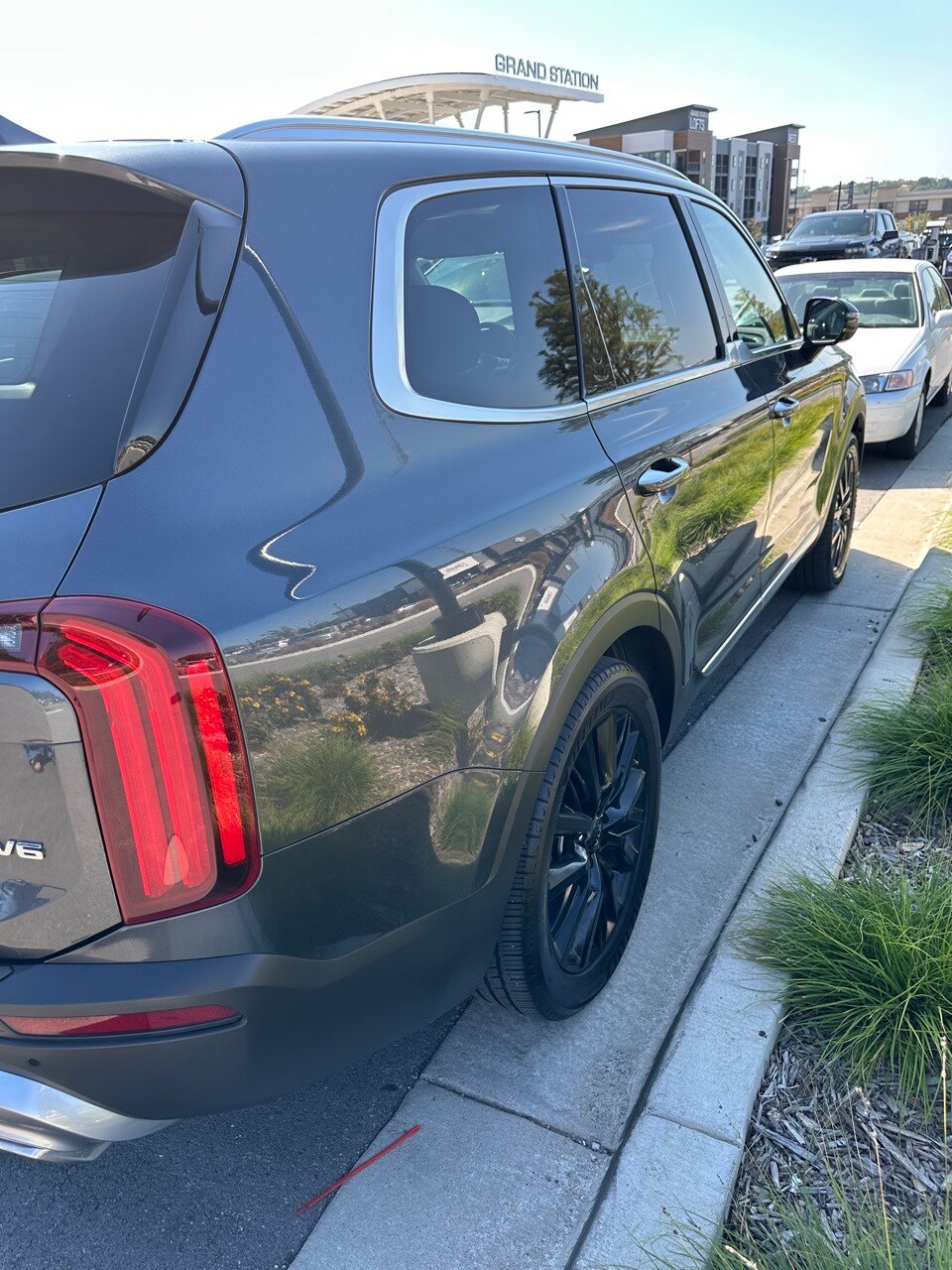 2020 Kia Telluride SX photo 2