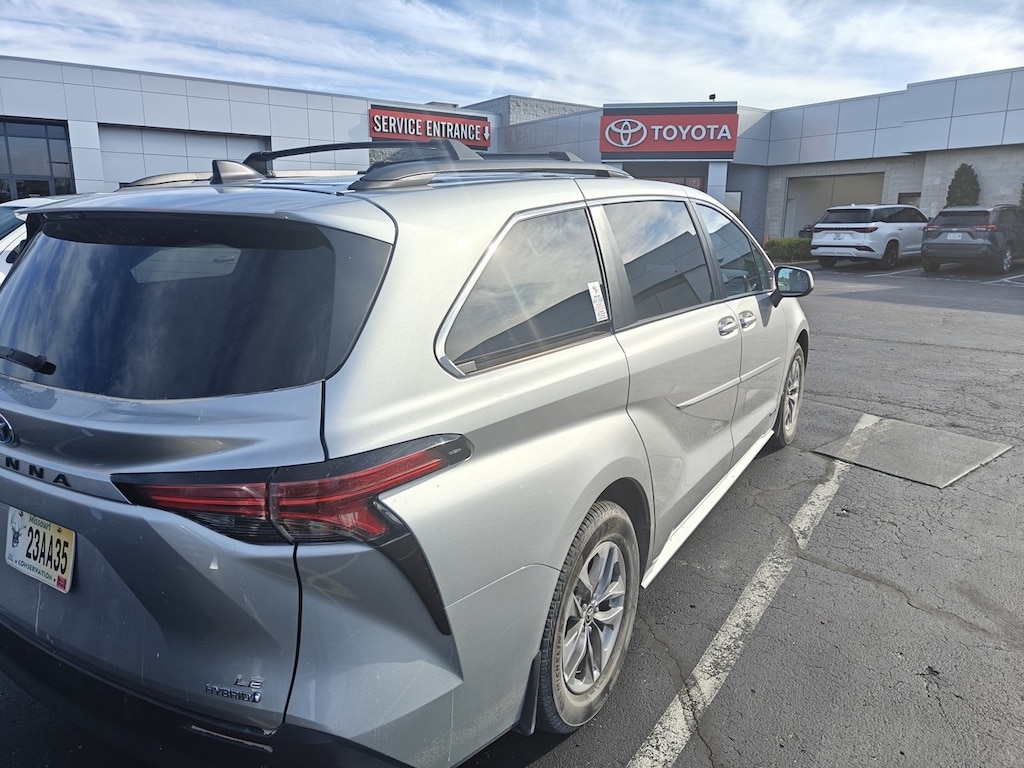 Used 2021 Toyota Sienna LE Minivan/Van