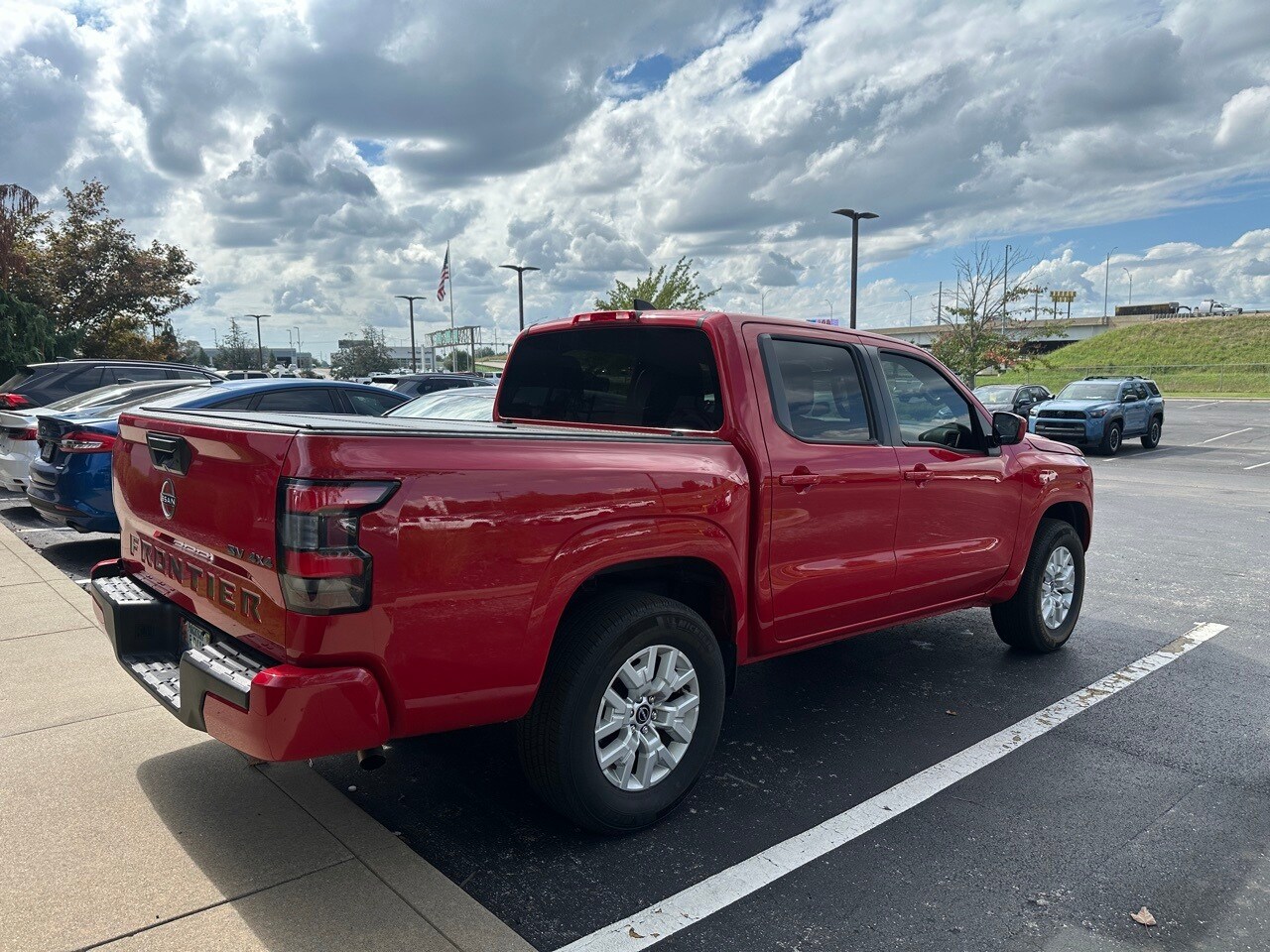 2023 Nissan Frontier SV photo 3