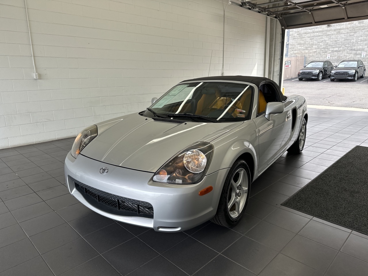 Used 2000 Toyota MR2 Spyder Base with VIN JTDFR3207Y0009045 for sale in Springfield, MO