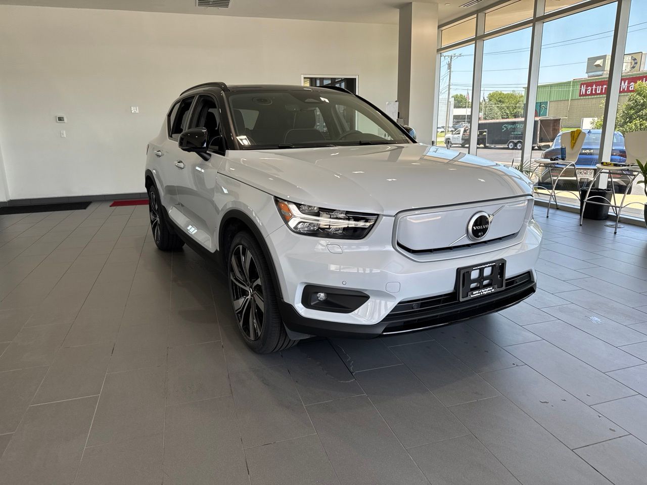 Used 2021 Volvo XC40 Recharge with VIN YV4ED3UR4M2585581 for sale in Springfield, MO