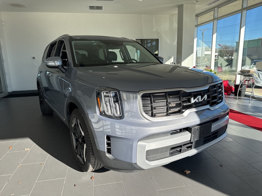 Used 2025 Kia Telluride S SUV