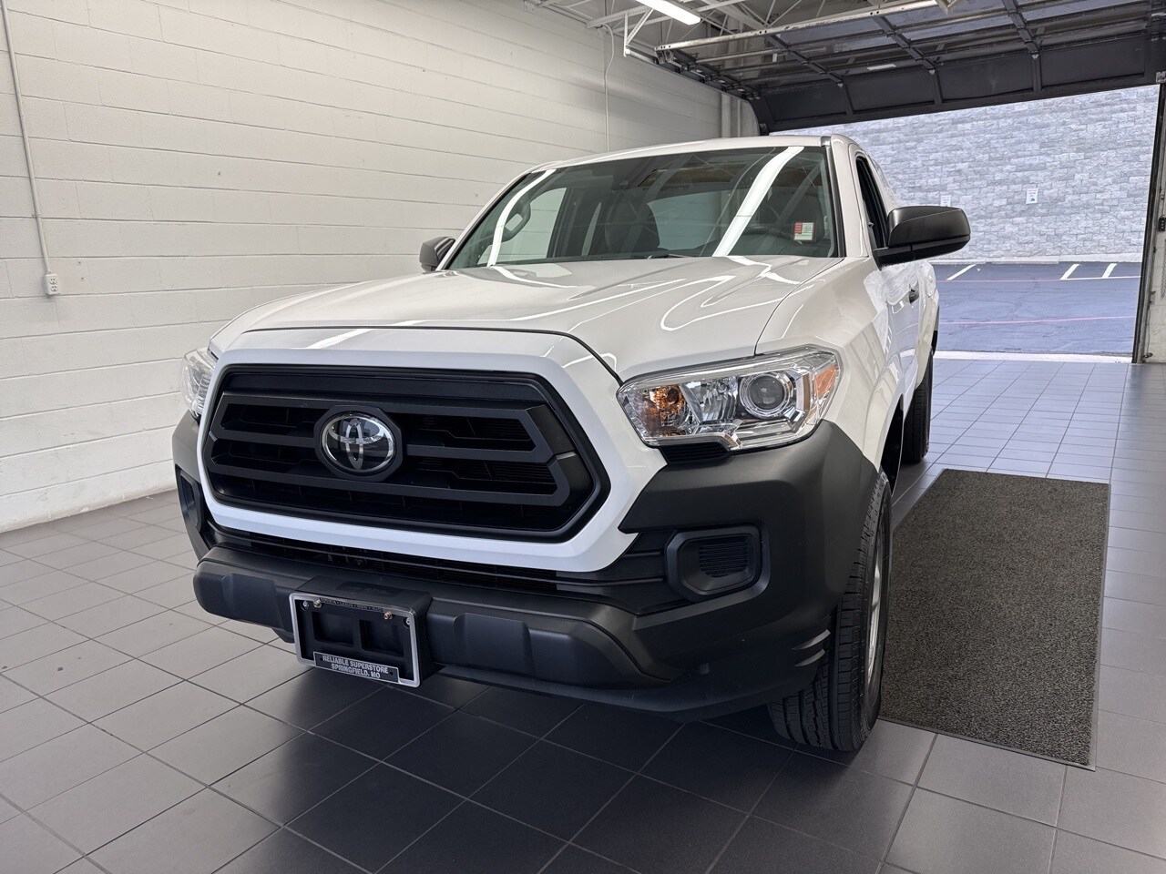 2022 Toyota Tacoma SR photo 3