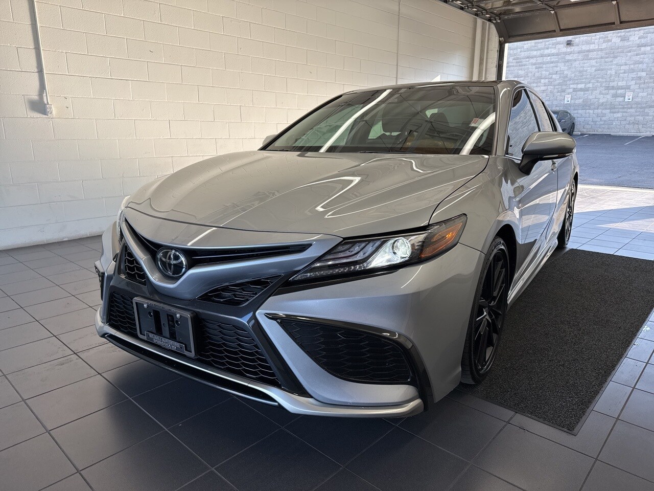 2023 Toyota Camry XSE V6 photo 3