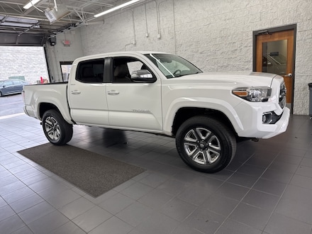 2017 Toyota Tacoma Limited Truck