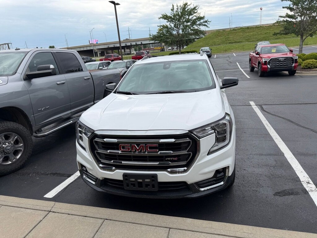 Used 2024 GMC Terrain AT4 SUV