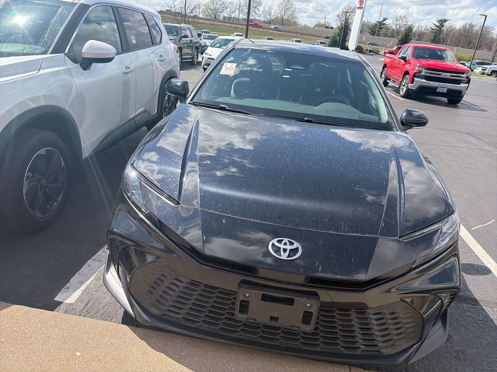 Used 2025 Toyota Camry SE Sedan