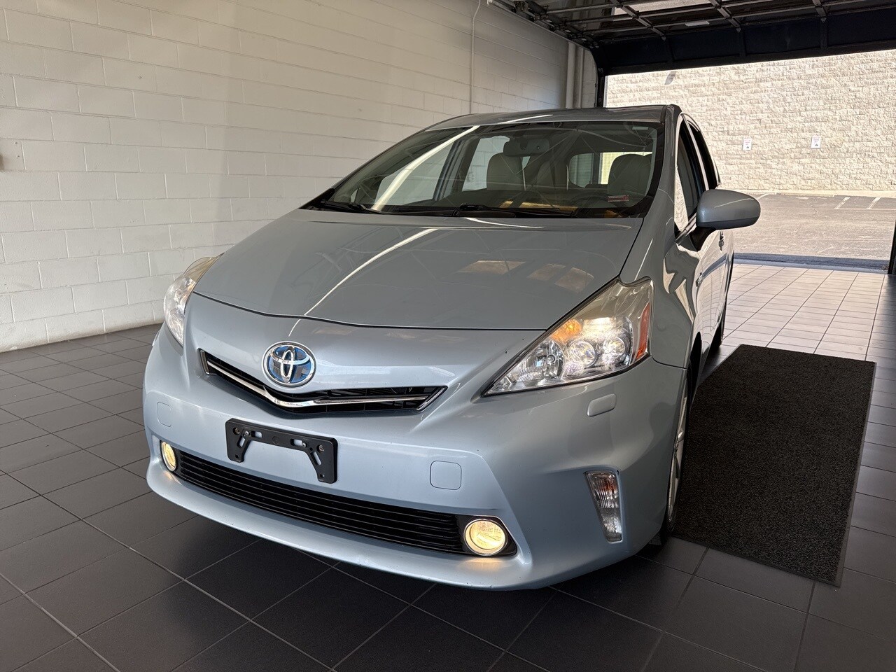 2012 Toyota Prius V Five photo 3