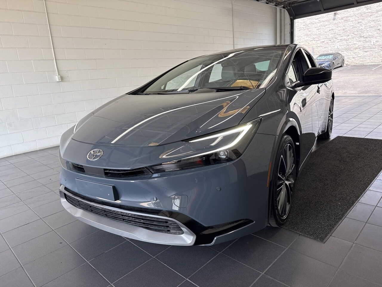 2026 Toyota Prius XLE photo 3