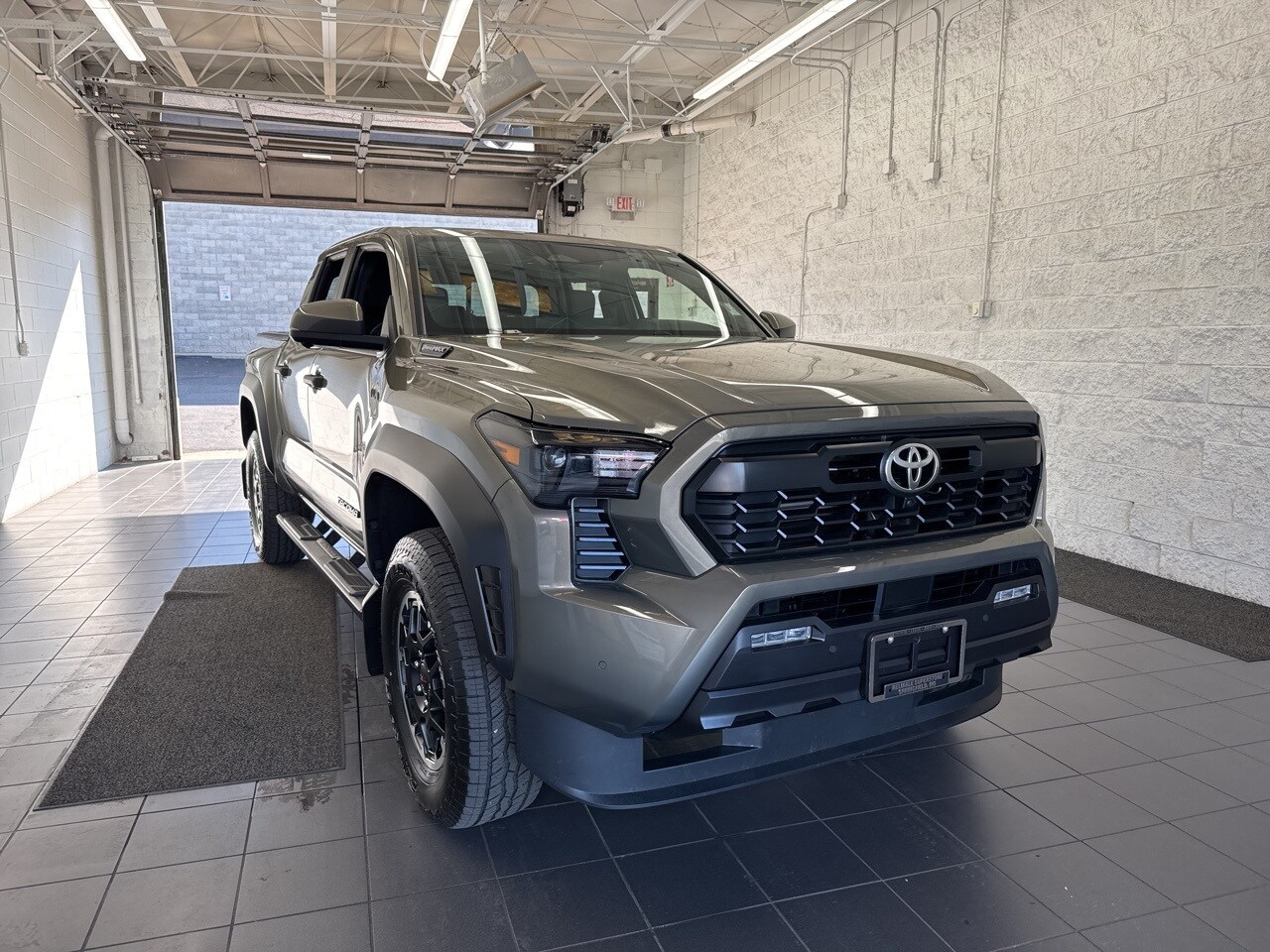 2025 Toyota Tacoma TRD photo 2