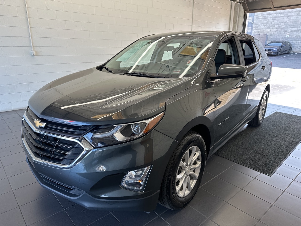 Used 2021 Chevrolet Equinox LT with VIN 3GNAXKEV1ML316118 for sale in Springfield, MO