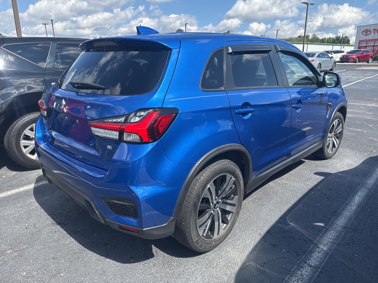 2020 Mitsubishi Outlander Sport SE photo 3