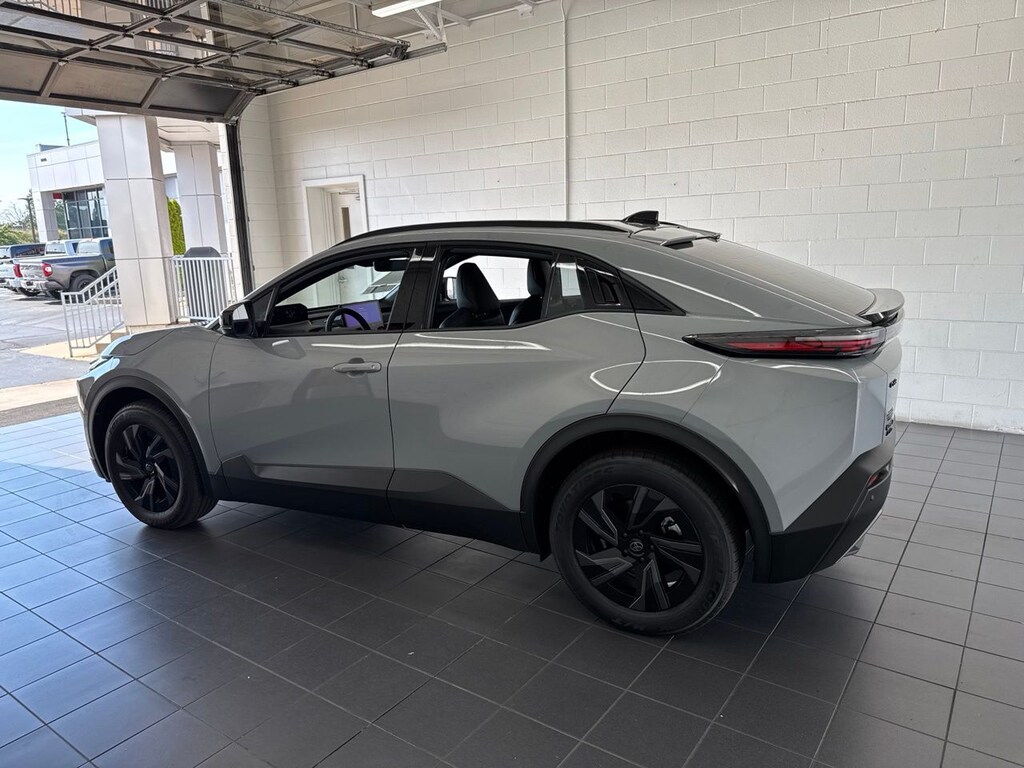 New 2026 Toyota C-HR SE SUV