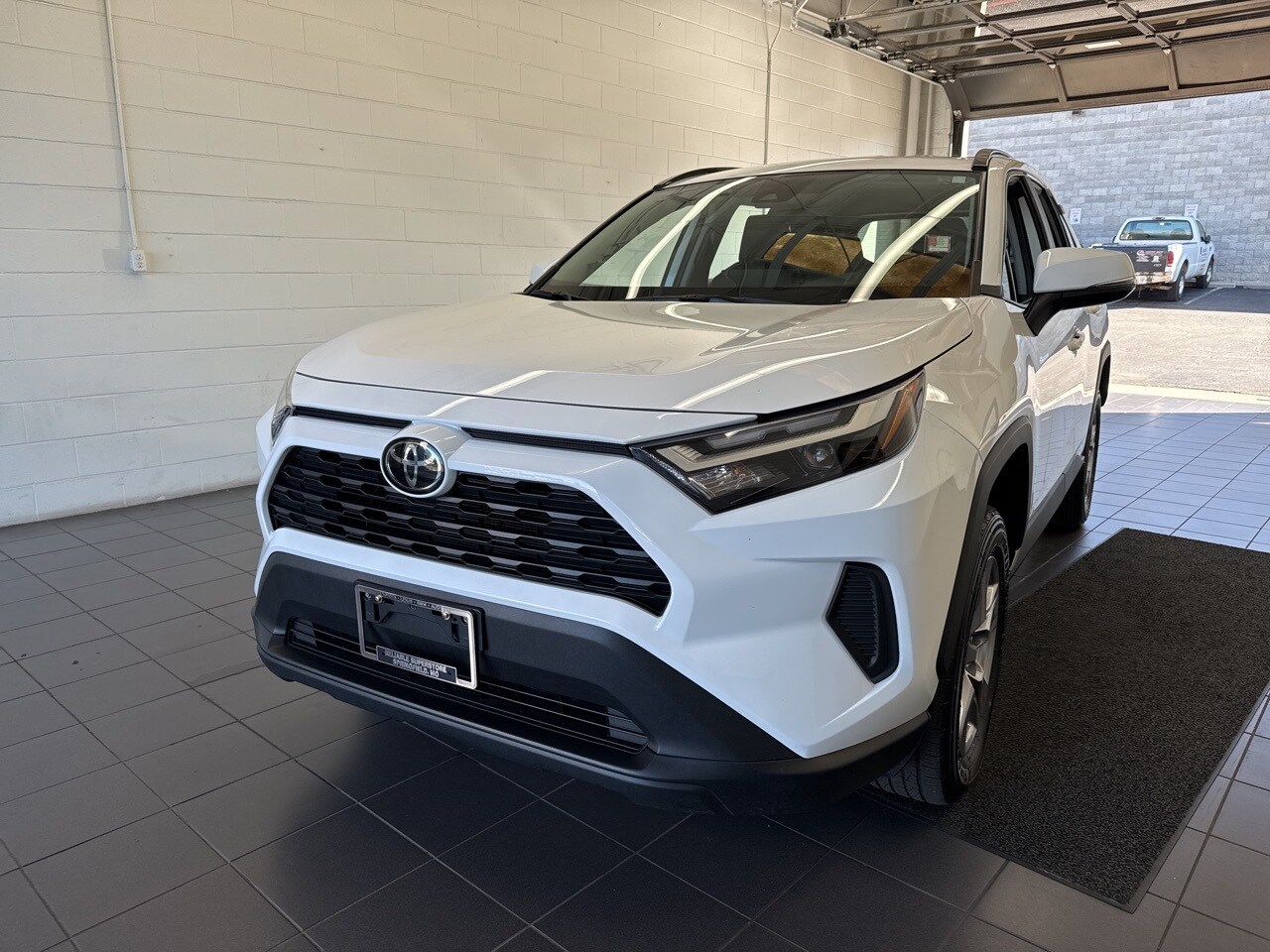 2024 Toyota RAV4 XLE photo 2
