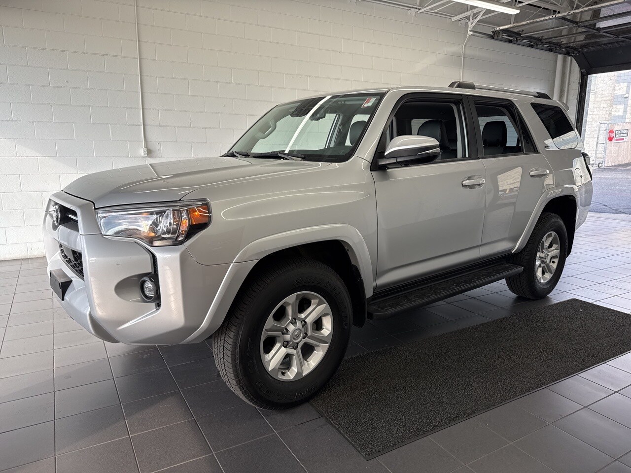 2024 Toyota 4Runner SR5 Premium photo 4