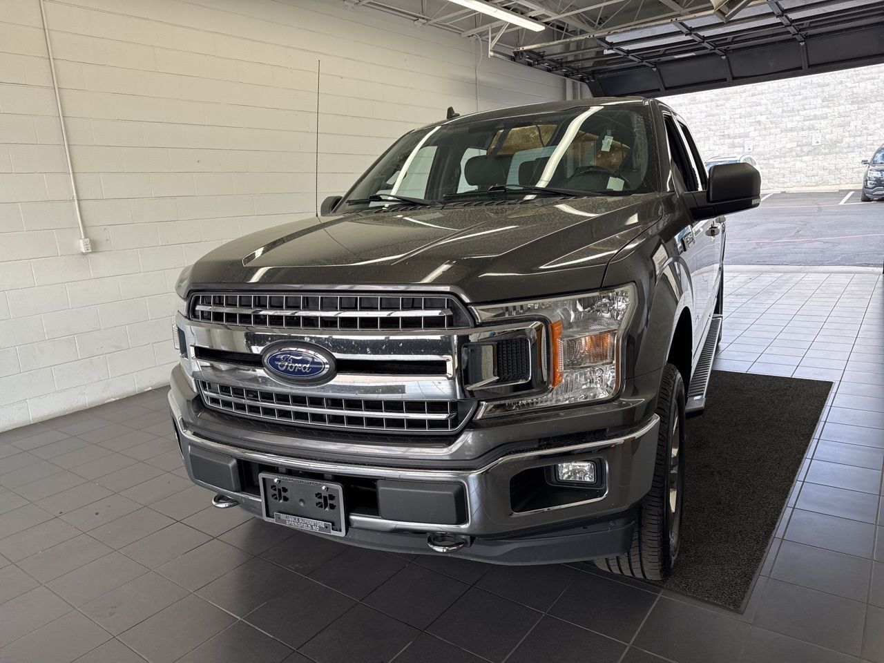 View vehicle photo 3