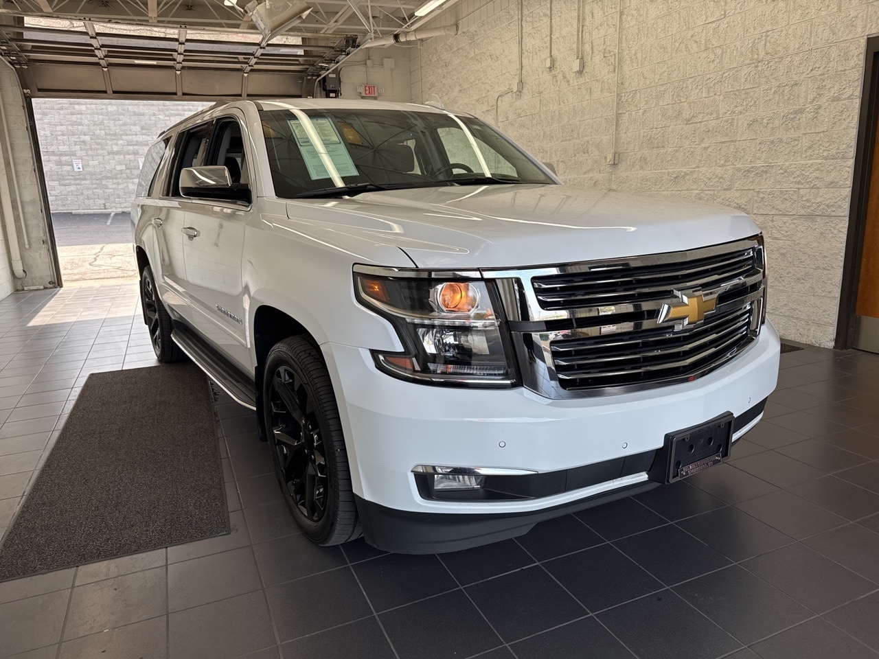 Used 2019 Chevrolet Suburban Premier with VIN 1GNSKJKCXKR259147 for sale in Springfield, MO