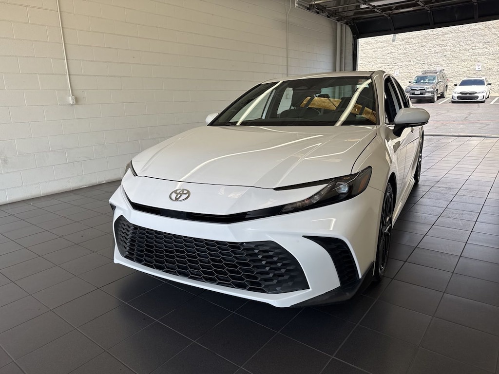 Used 2025 Toyota Camry SE Sedan