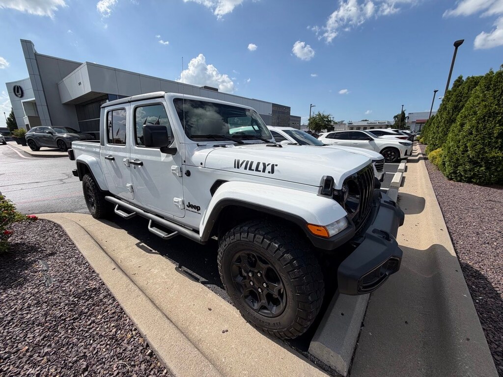 Used 2023 Jeep Gladiator Willys Truck