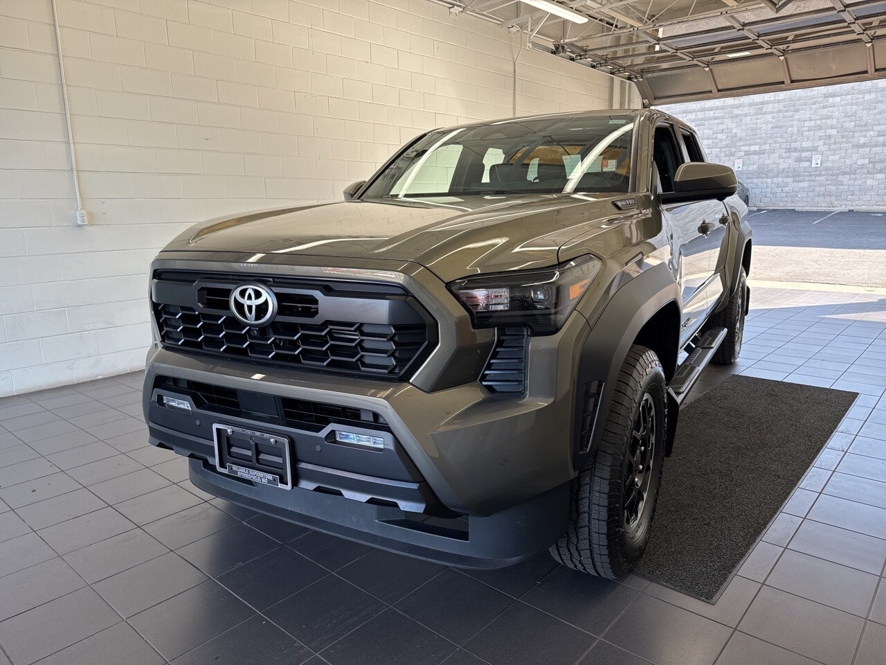 2025 Toyota Tacoma TRD photo 3
