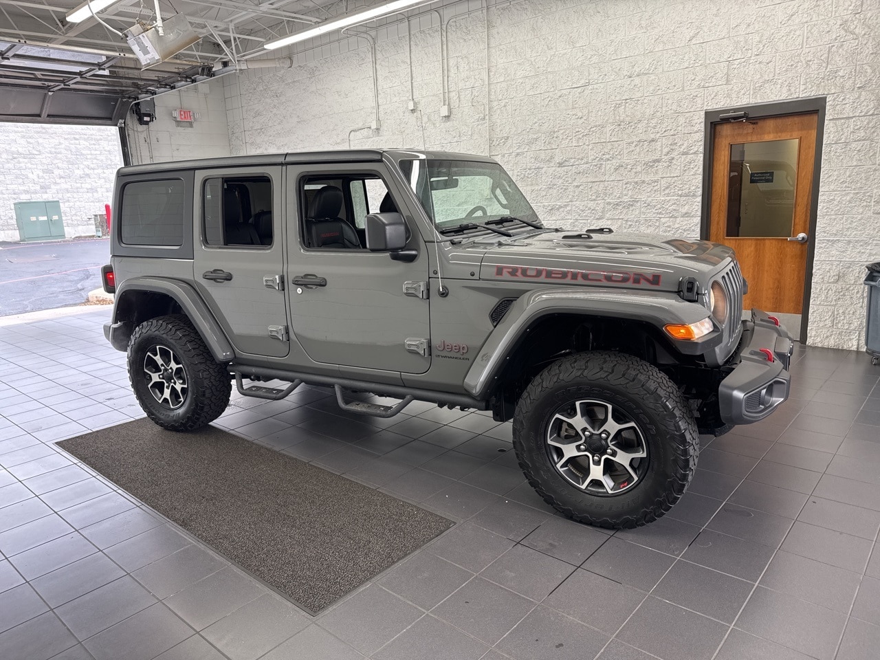 2023 Jeep Wrangler 4-Door Rubicon's photo