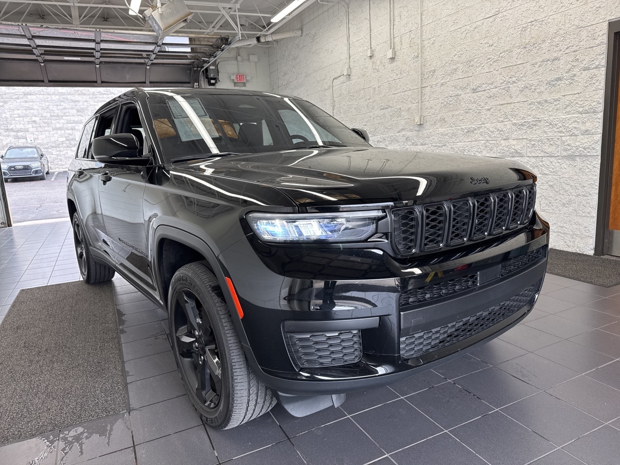 Used 2023 Jeep Grand Cherokee L Altitude with VIN 1C4RJKAG8P8832483 for sale in Springfield, MO