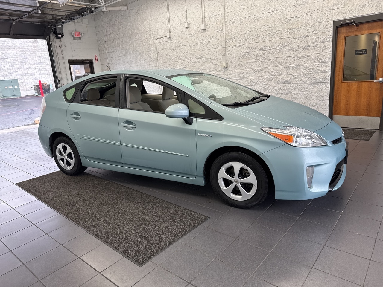 2015 Toyota Prius Two's photo