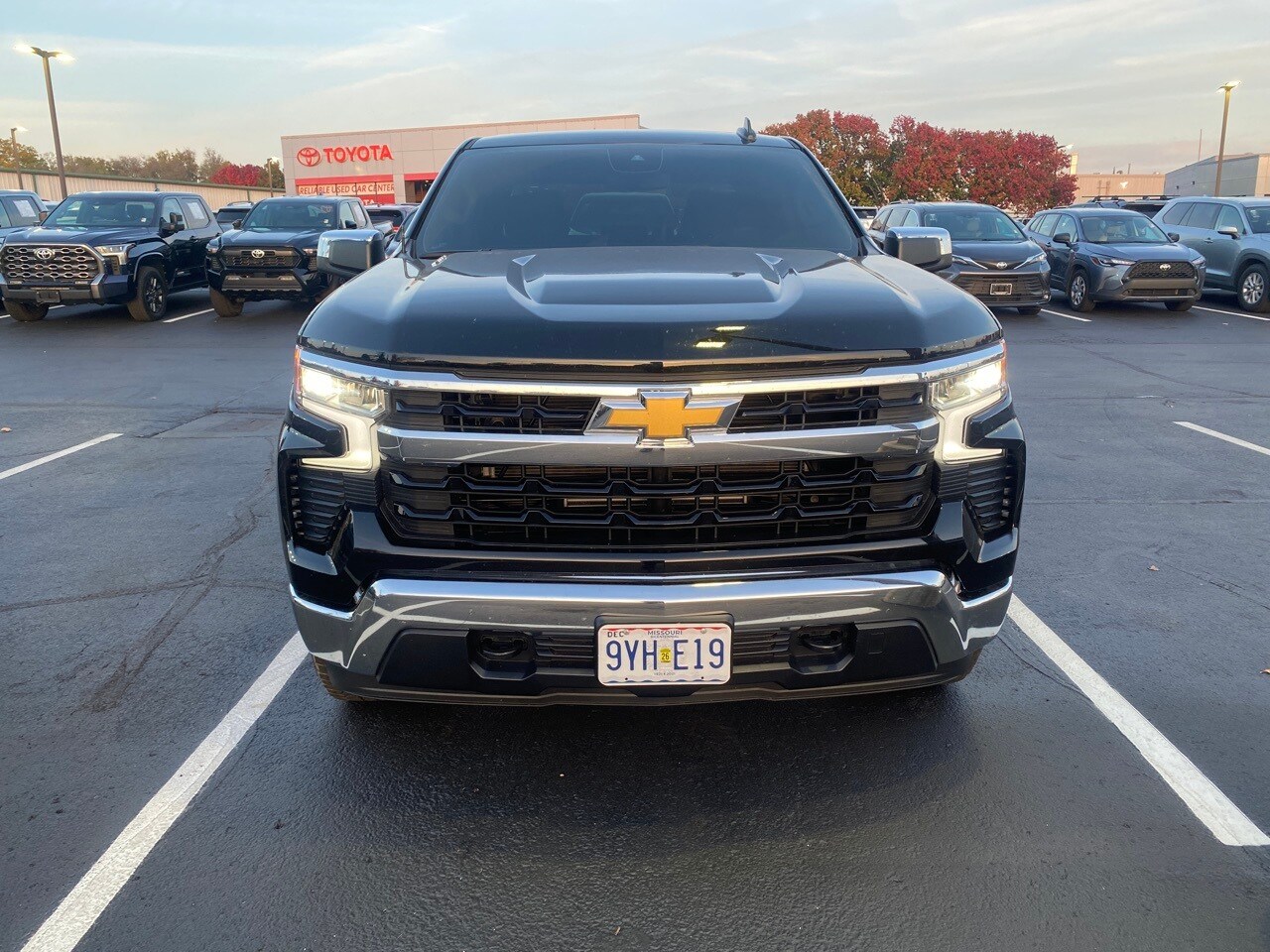 2025 Chevrolet Silverado 1500 LT photo 2
