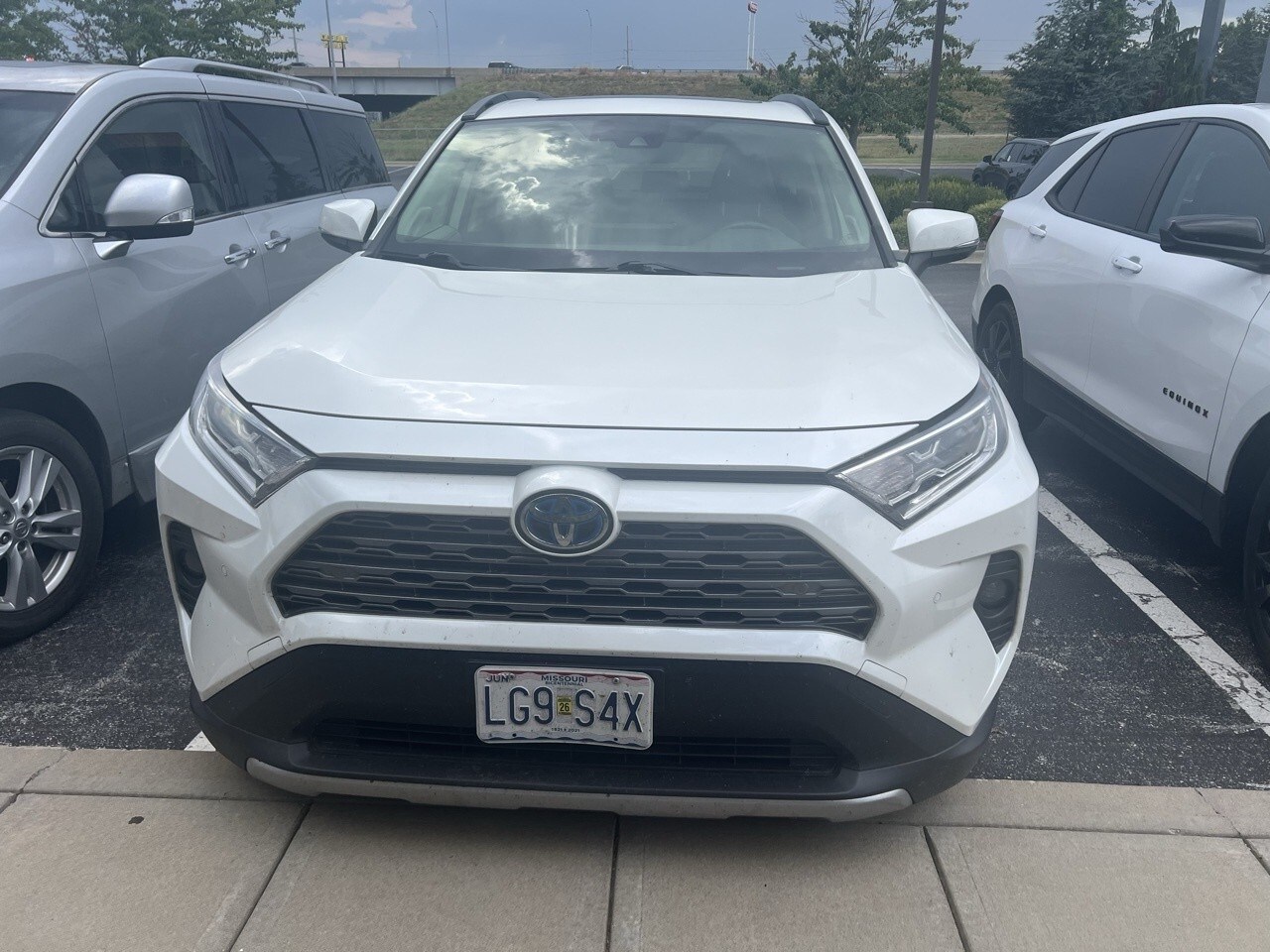 2020 Toyota RAV4 Hybrid Limited photo 2