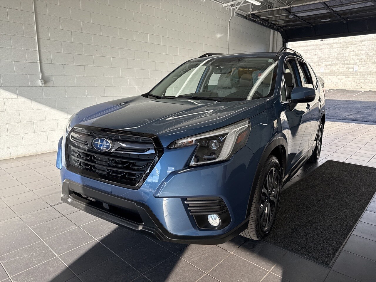 2023 Subaru Forester Limited photo 3