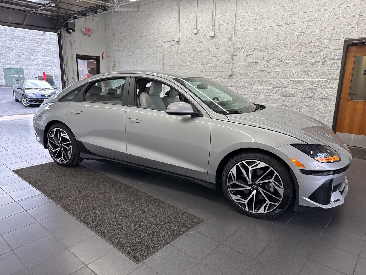 2023 Hyundai IONIQ 6 SEL's photo