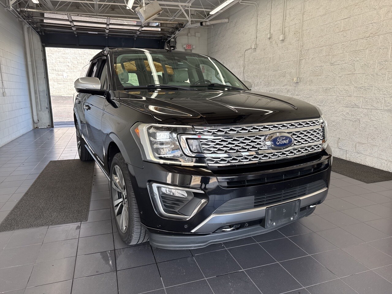 2020 Ford Expedition MAX Platinum photo 2
