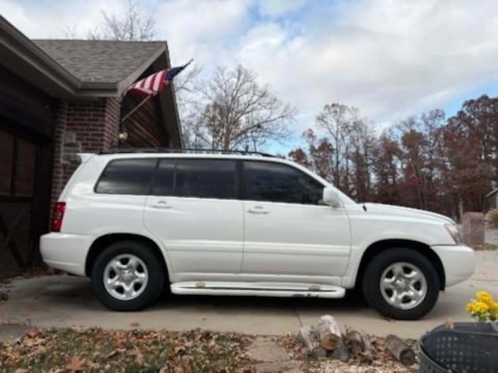 Used 2002 Toyota Highlander V6 SUV