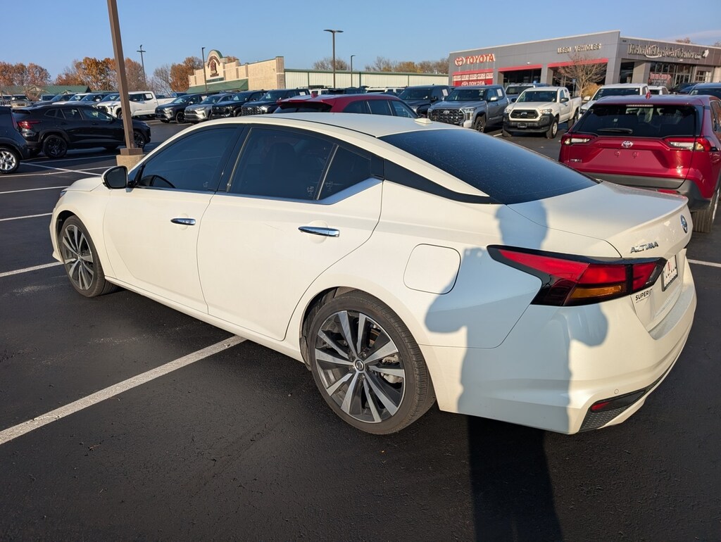 Used 2019 Nissan Altima 2.5 Platinum Sedan