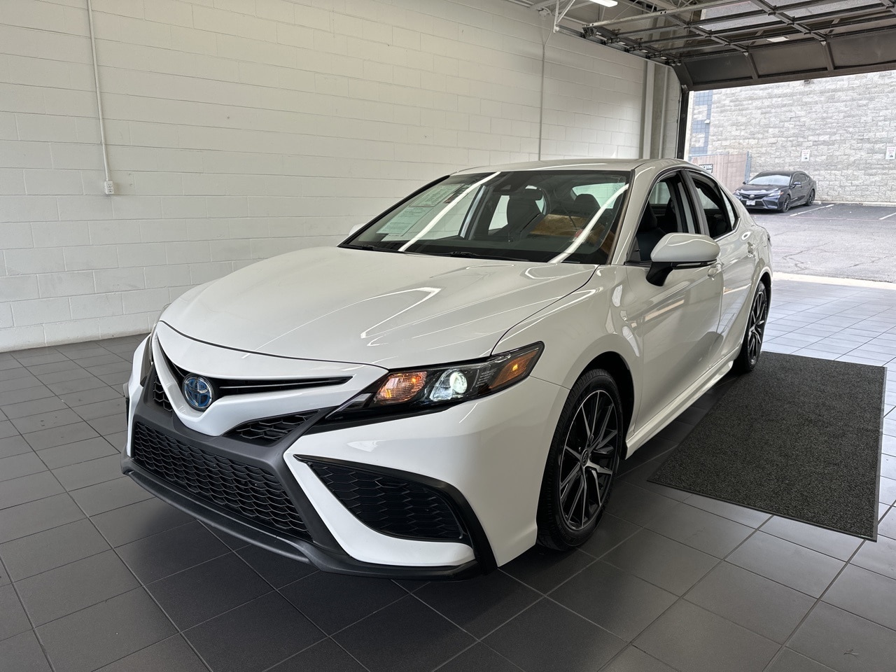 Used 2023 Toyota Camry SE with VIN 4T1G31AK7PU606258 for sale in Springfield, MO