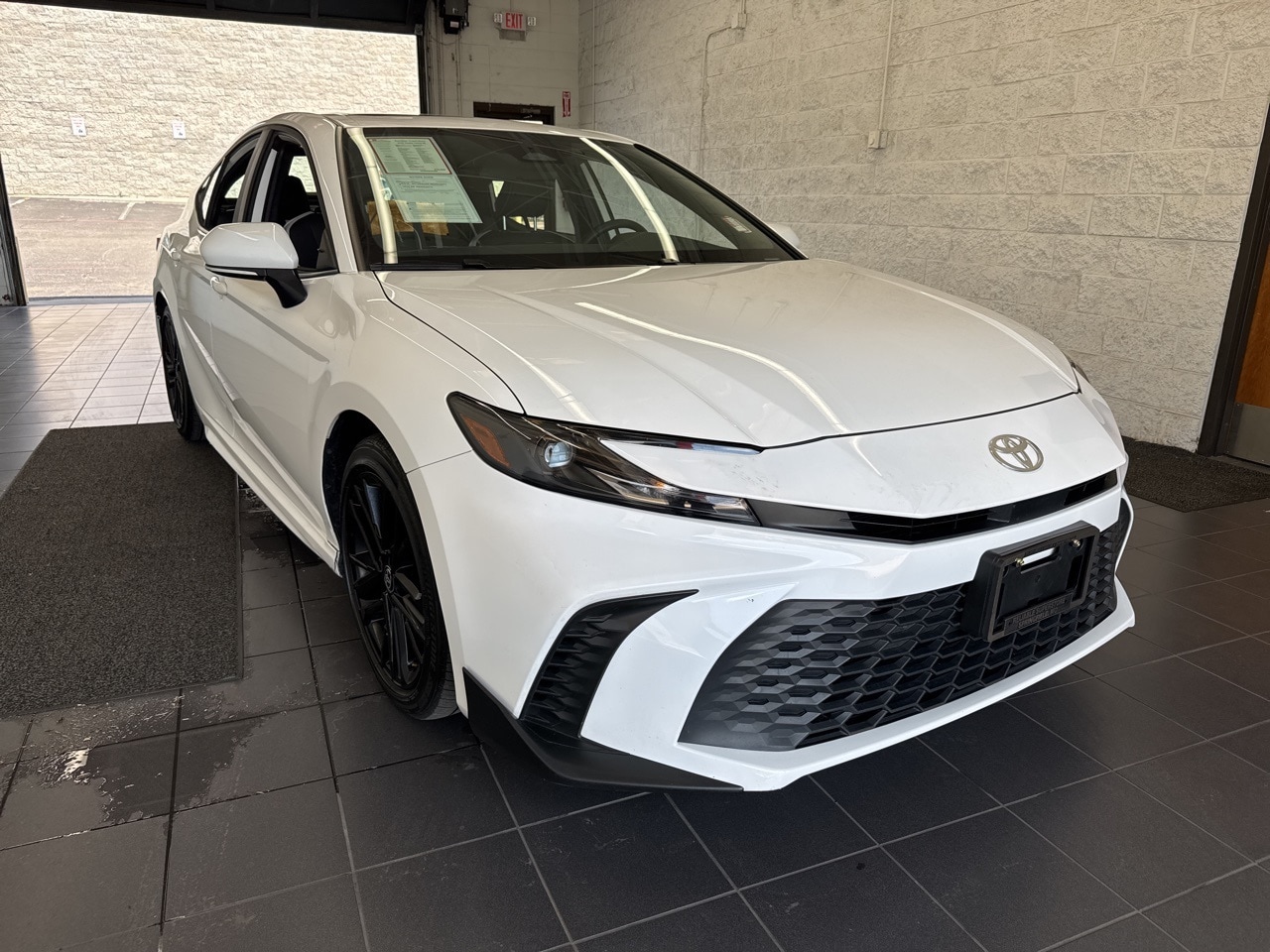Certified 2025 Toyota Camry SE with VIN 4T1DAACKXSU024573 for sale in Springfield, MO