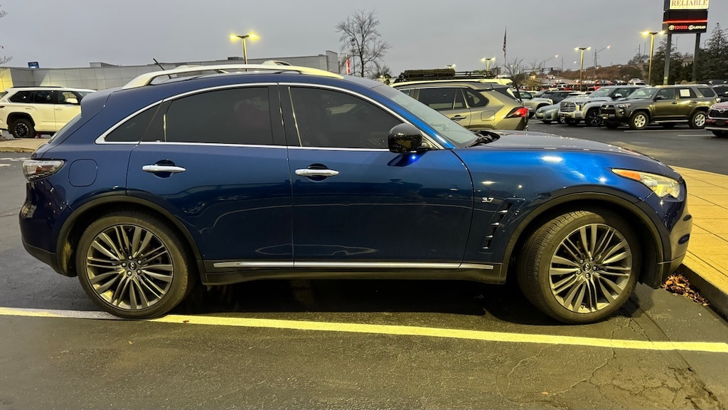 Used 2017 INFINITI QX70 Base SUV