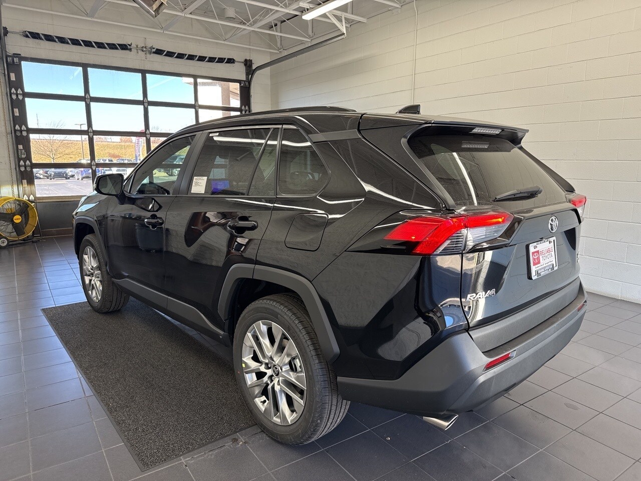 2025 Toyota RAV4 XLE Premium photo 3
