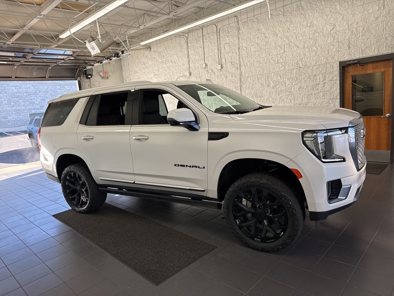 2023 GMC Yukon Denali's photo