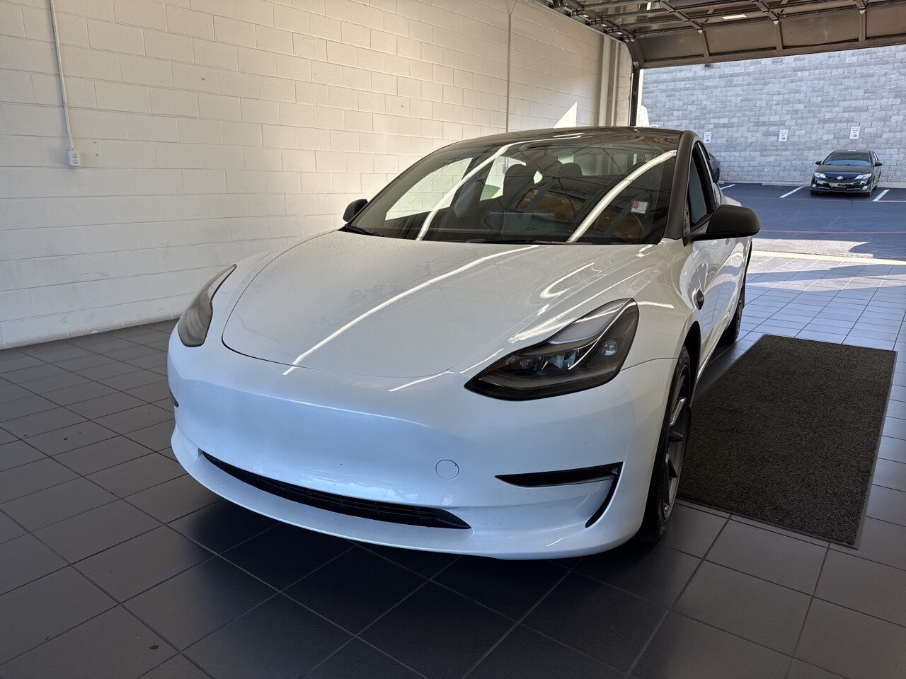 2023 Tesla Model 3 photo 3