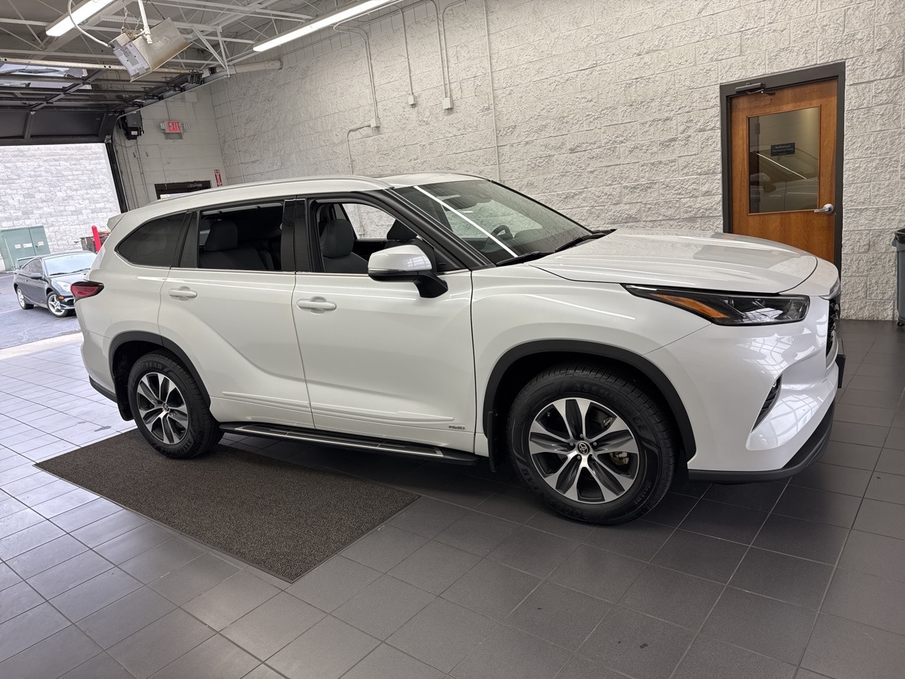 2022 Toyota Highlander XLE's photo