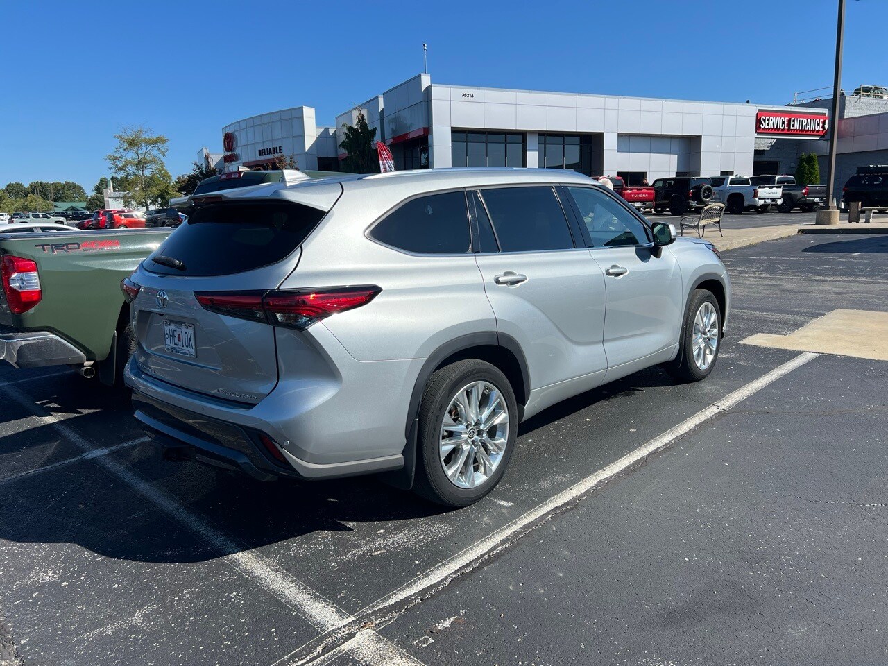 2021 Toyota Highlander Limited photo 2
