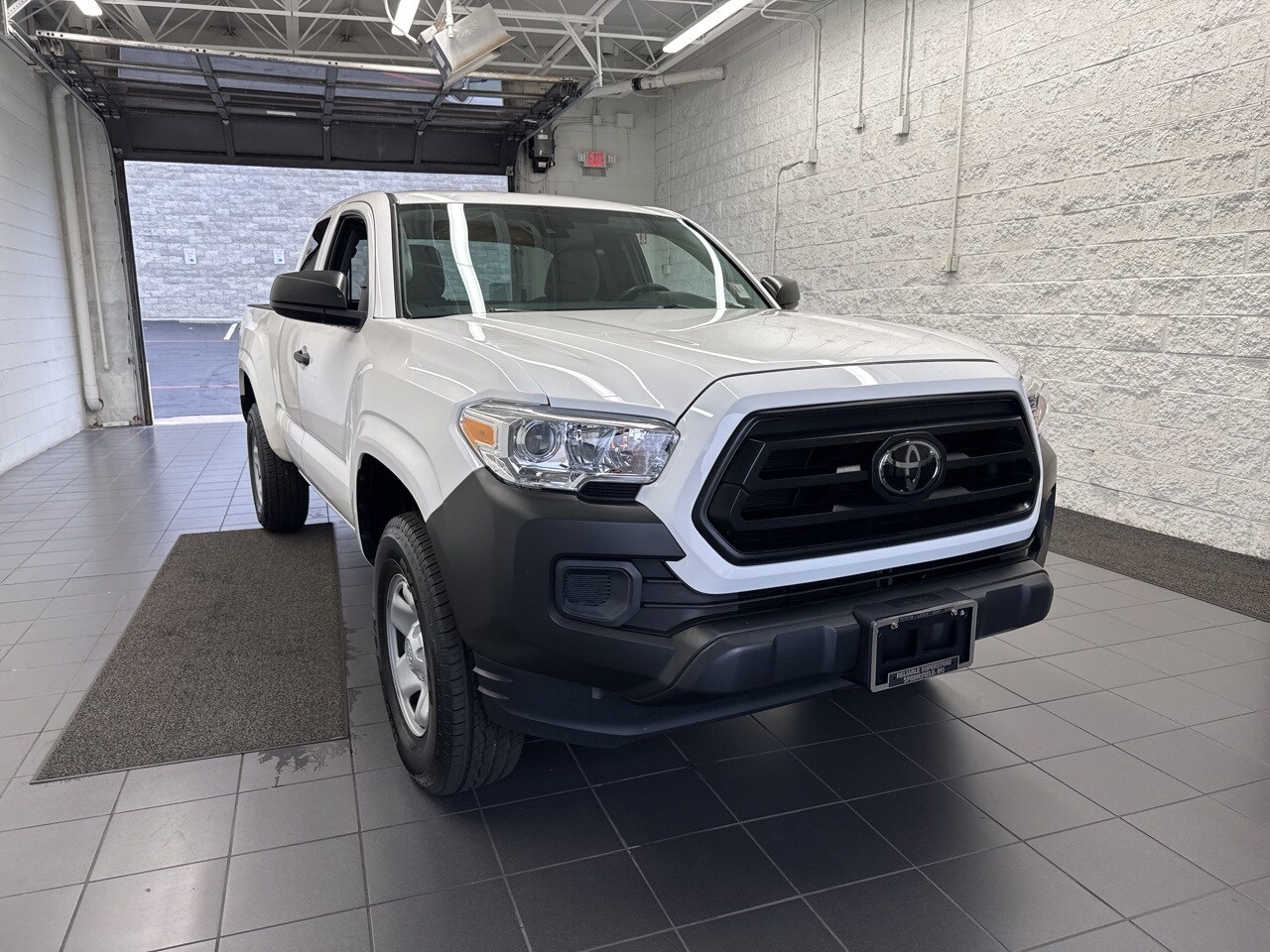 2022 Toyota Tacoma SR photo 2