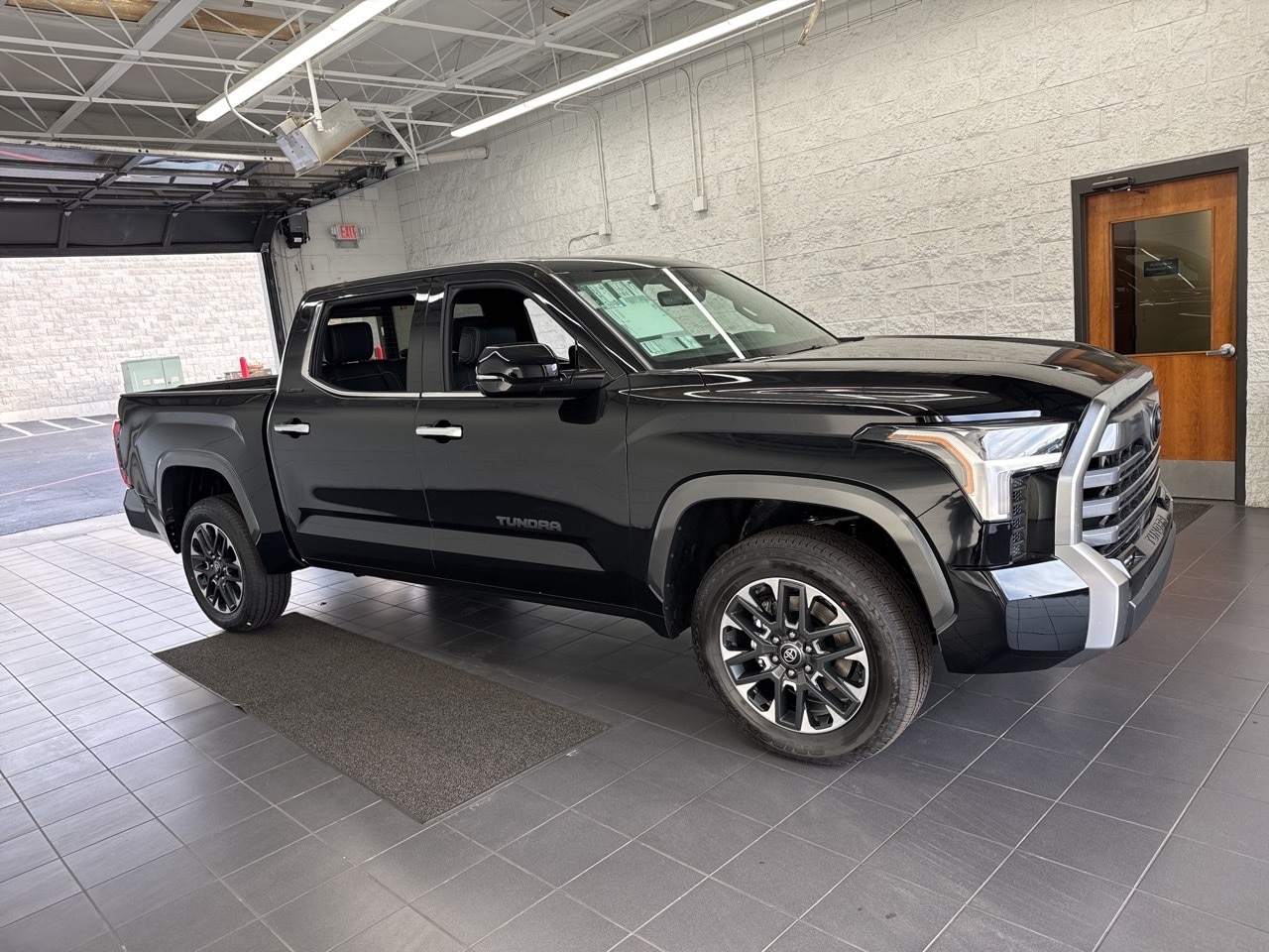 2026 Toyota Tundra Limited's photo