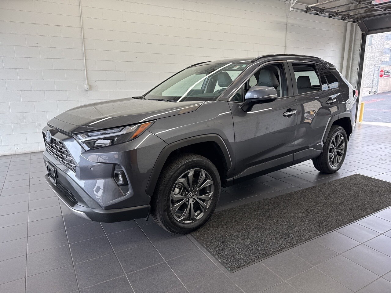 2024 Toyota RAV4 Hybrid Limited photo 3