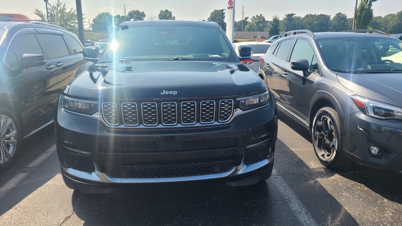 2021 Jeep Grand Cherokee L Summit photo 3