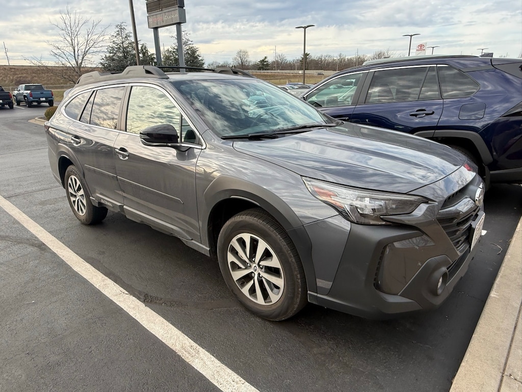 Used 2025 Subaru Outback Premium SUV