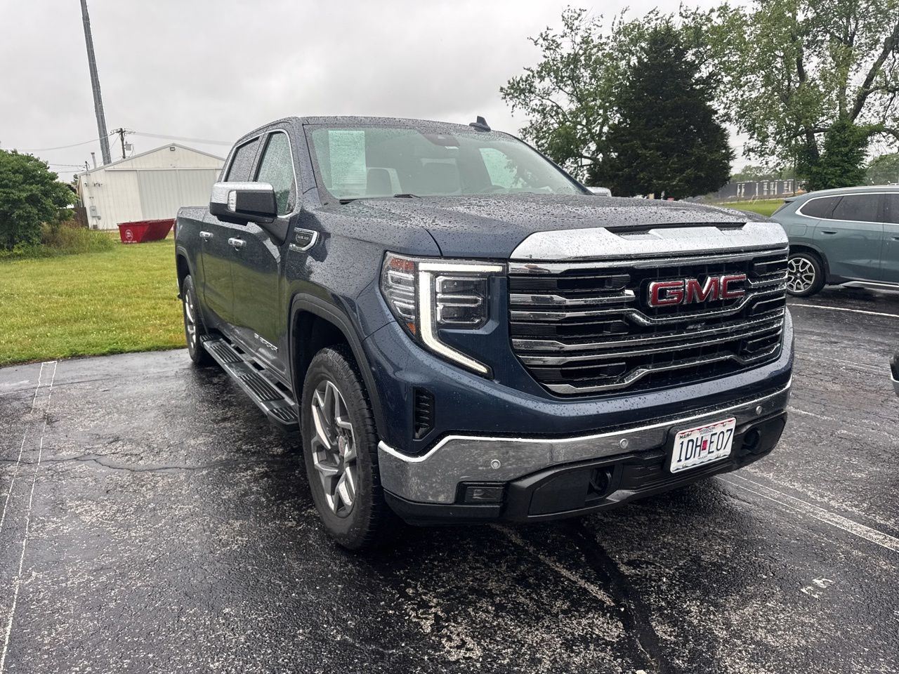 2023 GMC Sierra 4WD Crew Cab Short Box SLT's photo