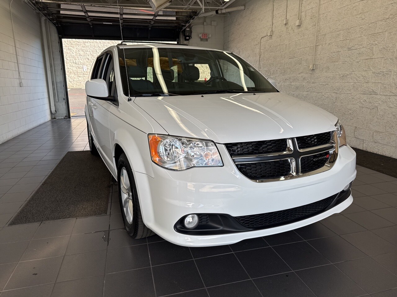 2020 Dodge Grand Caravan SXT photo 2
