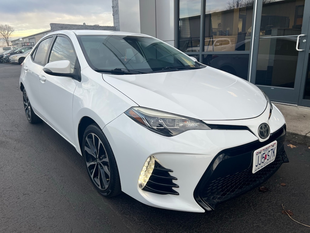 Used 2017 Toyota Corolla SE Sedan